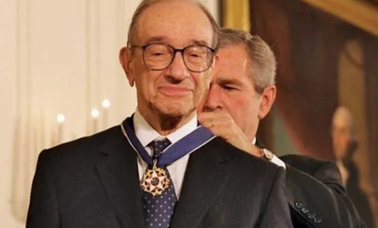 دریافت مدال گرینسپن از بوش