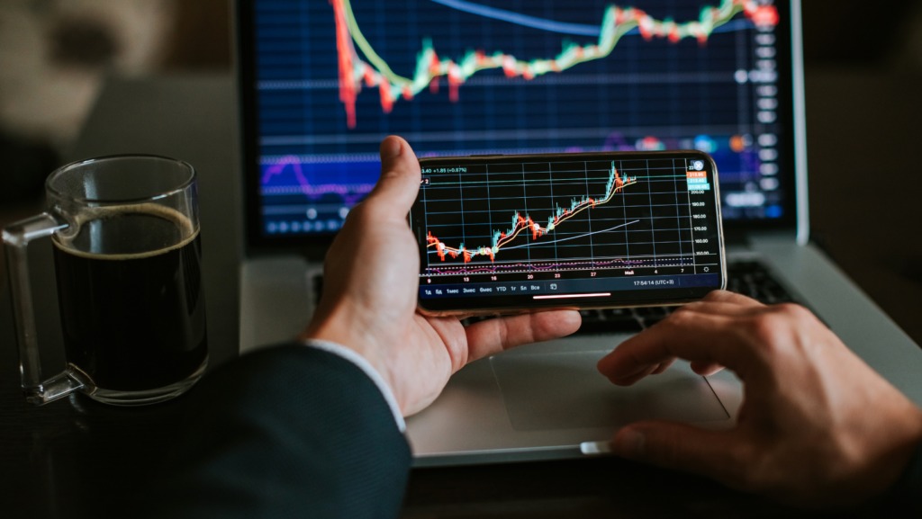 چگونه از تحلیل حجم معاملات برای پیش‌بینی روند بازار استفاده کنیم؟