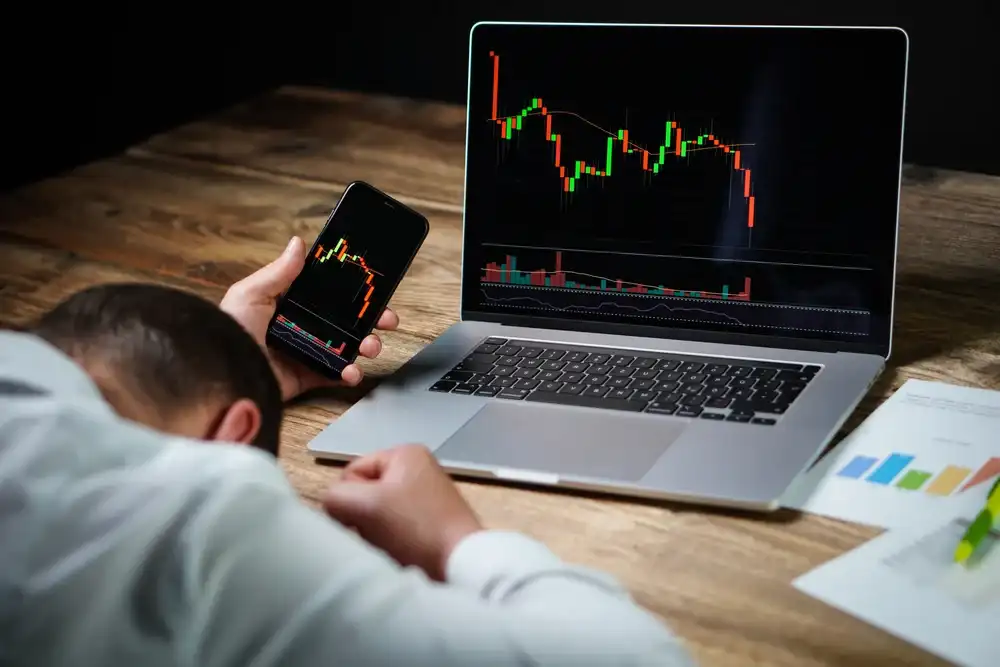 عدم استفاده از تحلیل تکنیکال و فاندامنتال